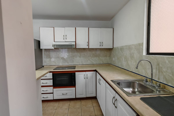 Se alquila apartamento en La Uruca.-10