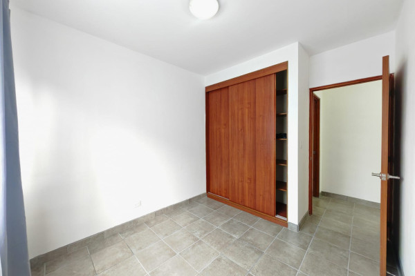 Se alquila apartamento en La Uruca.-8