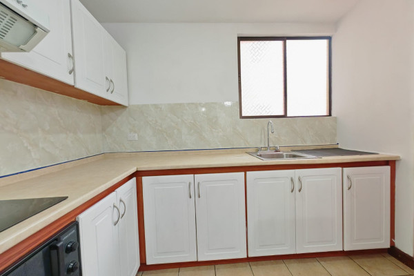 Se alquila apartamento en La Uruca.-19