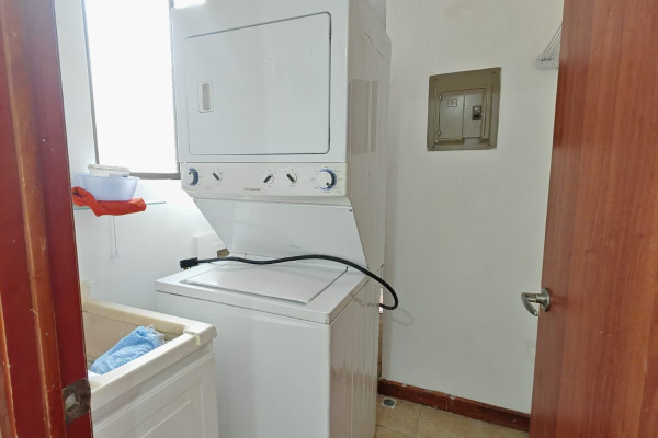 Se alquila apartamento en La Uruca.-18