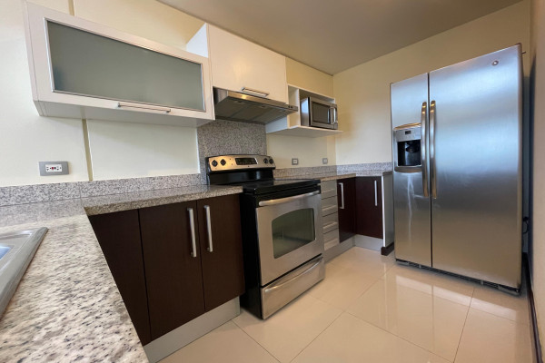 Alquiler de apartamento en Escazú.