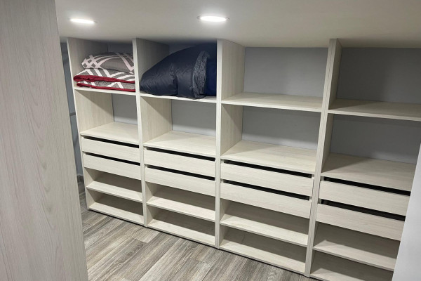 Alquiler de apartamento en Condominio en Santa Ana River Park. Full Amoblado.