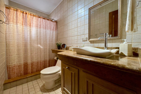 Venta de Casa en Santa Ana. Pozos.