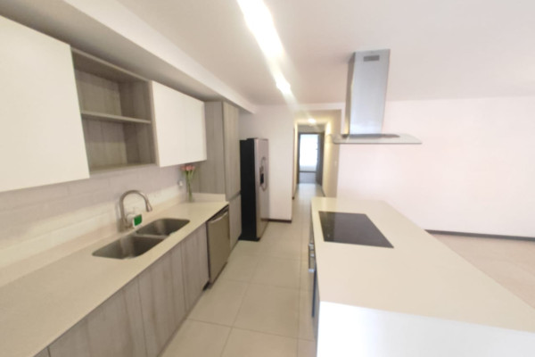 Se vende apartamento en San Antonio de Escazú.