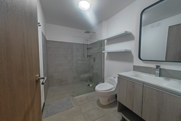 Se vende apartamento en San Antonio de Escazú.