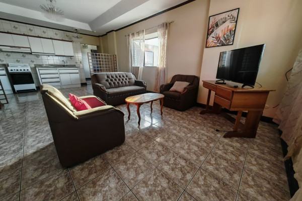 Se alquila apartamento amoblado en Rohrmoser.