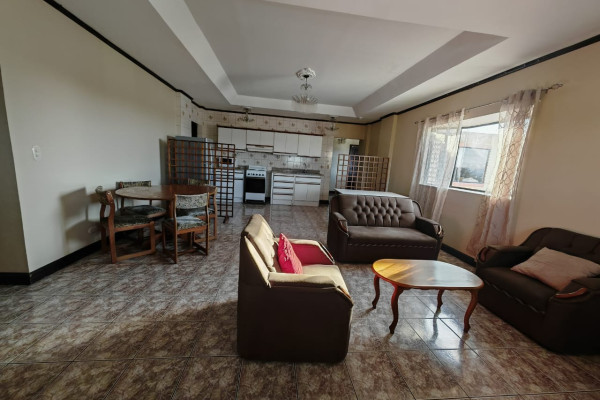 Se alquila apartamento amoblado en Rohrmoser.