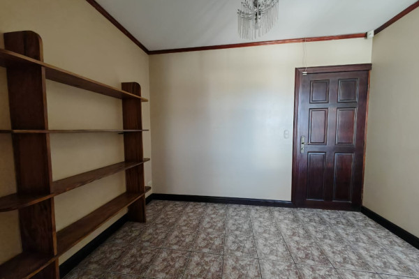 Se alquila apartamento amoblado en Rohrmoser.