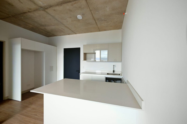 Se alquila apartamento en Barrio Escalante. SECRT Escalante. A estrenar.