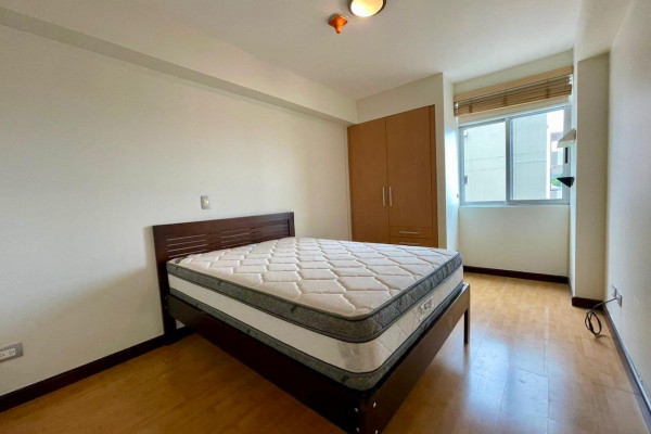 Se alquila apartamento amoblado en Guachipelín, Escazú.