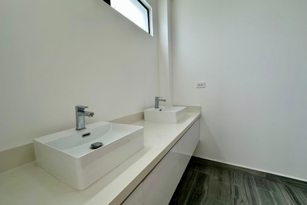 Se alquila casa en Condominio Bali, Guachipelín de Escazú.