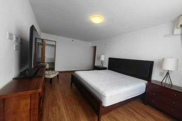 Se alquila Pent House cerca del Parque La Sabana.