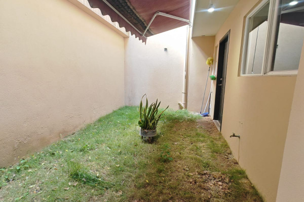 Se alquila casa en Escazú. San Antonio. Se acepta mascota.
