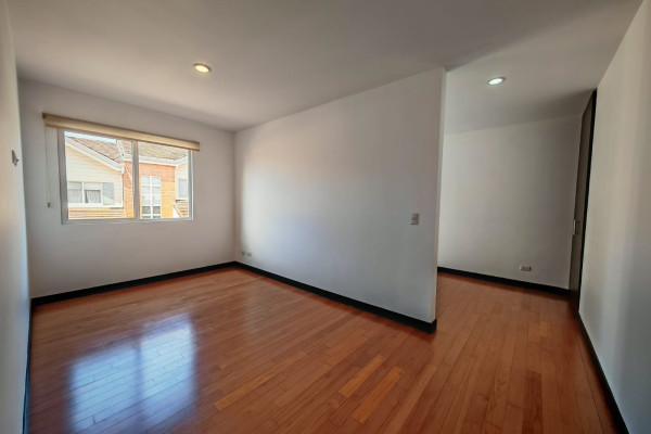 Se vende casa en Escazú. San Antonio.