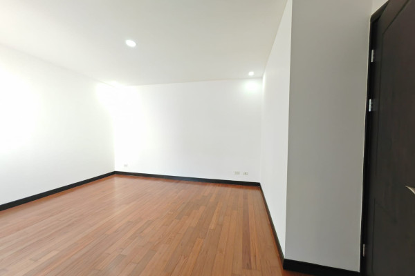 Se vende casa en Escazú. San Antonio.