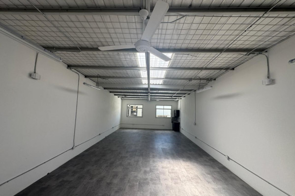 Se alquila Ofi-Bodega Independiente en San José cerca de antigua Yanber – 240 m².