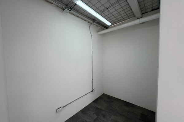 Se alquila Ofi-Bodega Independiente en San José cerca de antigua Yanber – 240 m².