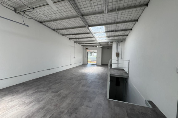 Se alquila Ofi-Bodega Independiente en San José cerca de antigua Yanber – 240 m².