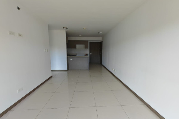 Se vende apartamento en Rohrmoser. En Paradisus.