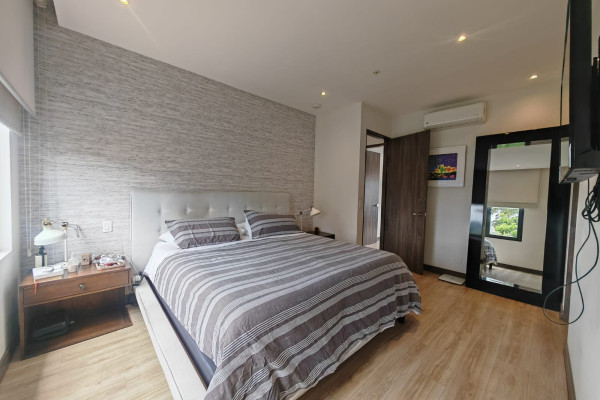 Se vende apartamento en Condominio Rooftop – Escazú.