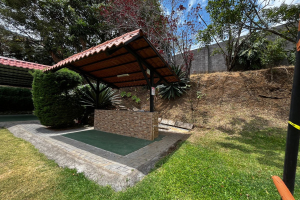 Se  Alquila Apartamento en  Rohrmoser.