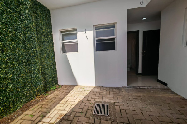 Venta de casa en Escazú. San Antonio.