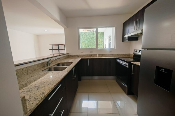 Venta de casa en Escazú. San Antonio.