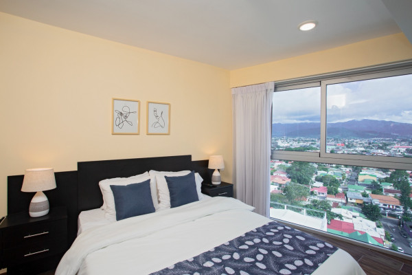 Alquiler Apartamento Amueblado en Los Yoses. Incluye servicios.