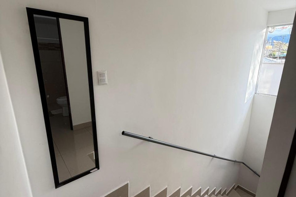 Se alquila casa en La Uruca, cerca del Hospital del Trauma.