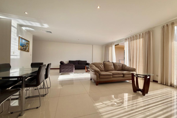 Se alquila Exclusivo Apartamento en Escazú con Hermosas Vistas.-1