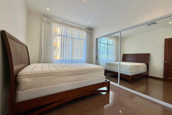 Se alquila Exclusivo Apartamento en Escazú con Hermosas Vistas.-13