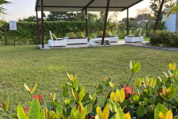 Se alquila apartamento en Jacó. Amoblado.