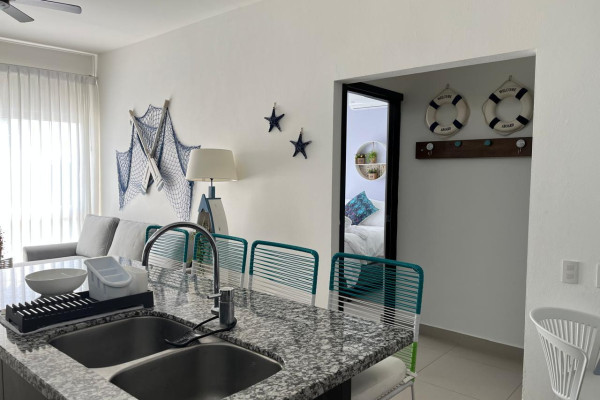 Se alquila apartamento en Jacó. Amoblado.