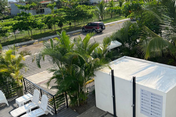 Se alquila apartamento en Jacó. Amoblado.