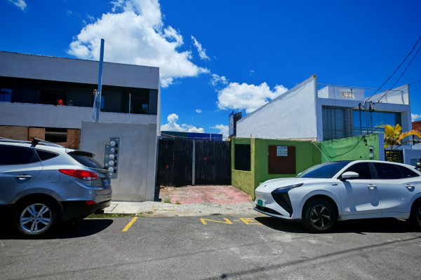 Lote en venta – Uso mixto (San Pedro).