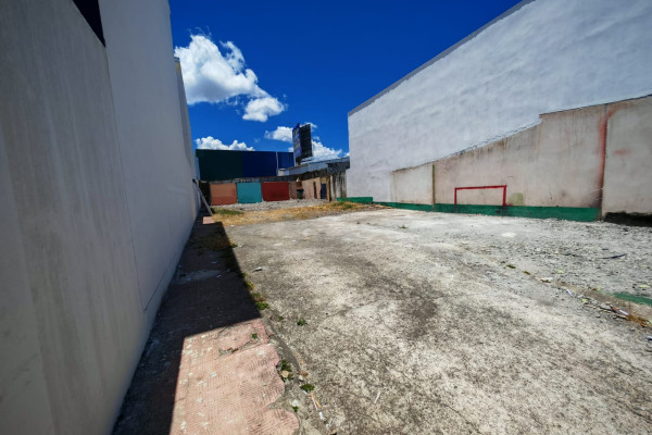Lote en venta – Uso mixto (San Pedro).