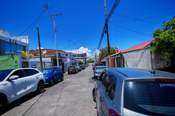 Lote en venta – Uso mixto (San Pedro).