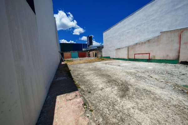 Lote en venta – Uso mixto (San Pedro).