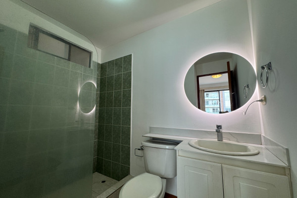 Se vende apartamento en La Uruca.