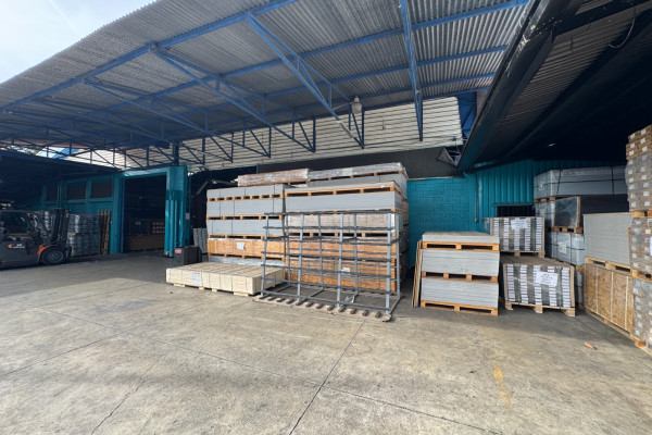 Alquiler Bodega Industrial en La Uruca | 1,913 m².-1