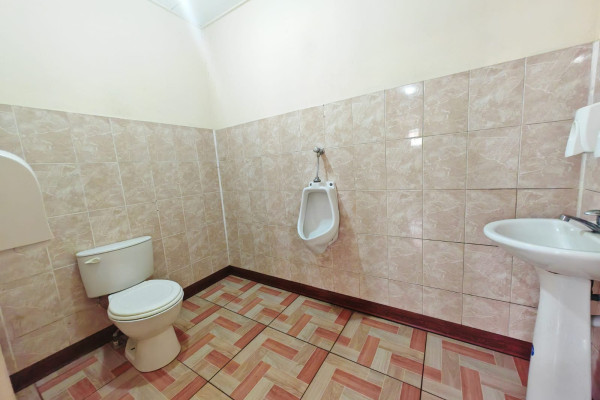Se alquila casa en Sabana Oeste, cerca de la Pops. Uso comercial-2