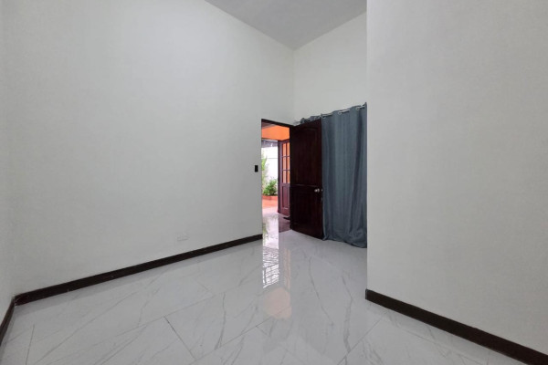 Se vende casa independiente en Santa Ana.