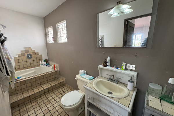 Venta Casa en La Uruca.