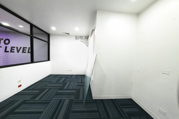 Casa Comercial en Alquiler en Rohrmoser.