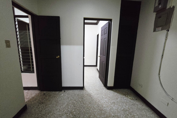 Apartamento en alquiler en Sabana Sur.-5