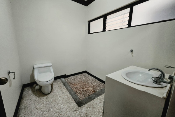 Apartamento en alquiler en Sabana Sur.-20