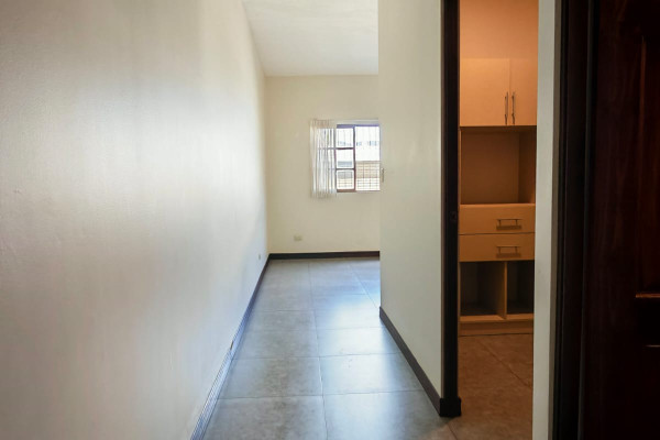 ¡Apartamento en alquiler en La Uruca Cerca del Hospital del Trauma  con servicios incluidos!-6