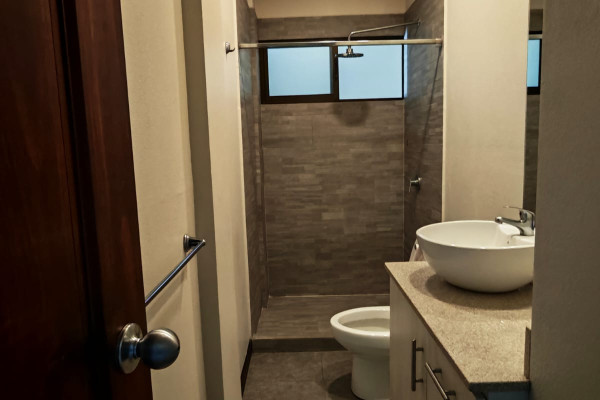 ¡Apartamento en alquiler en La Uruca Cerca del Hospital del Trauma  con servicios incluidos!-4
