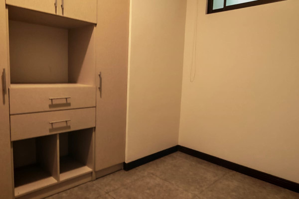 ¡Apartamento en alquiler en La Uruca Cerca del Hospital del Trauma  con servicios incluidos!-13
