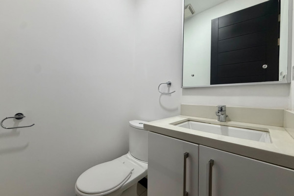 Se alquila Apartamento en  Escazú.-13